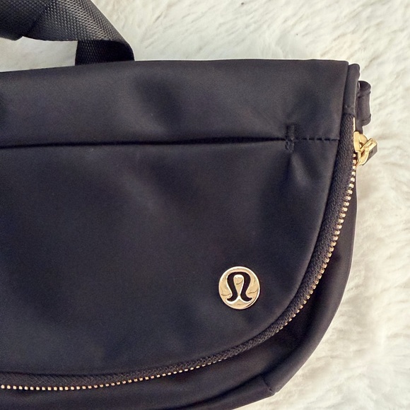 lululemon athletica Black and Gold Crossbody Bag - Picture 9 of 9